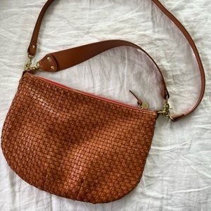 Clare V Moyen Messenger